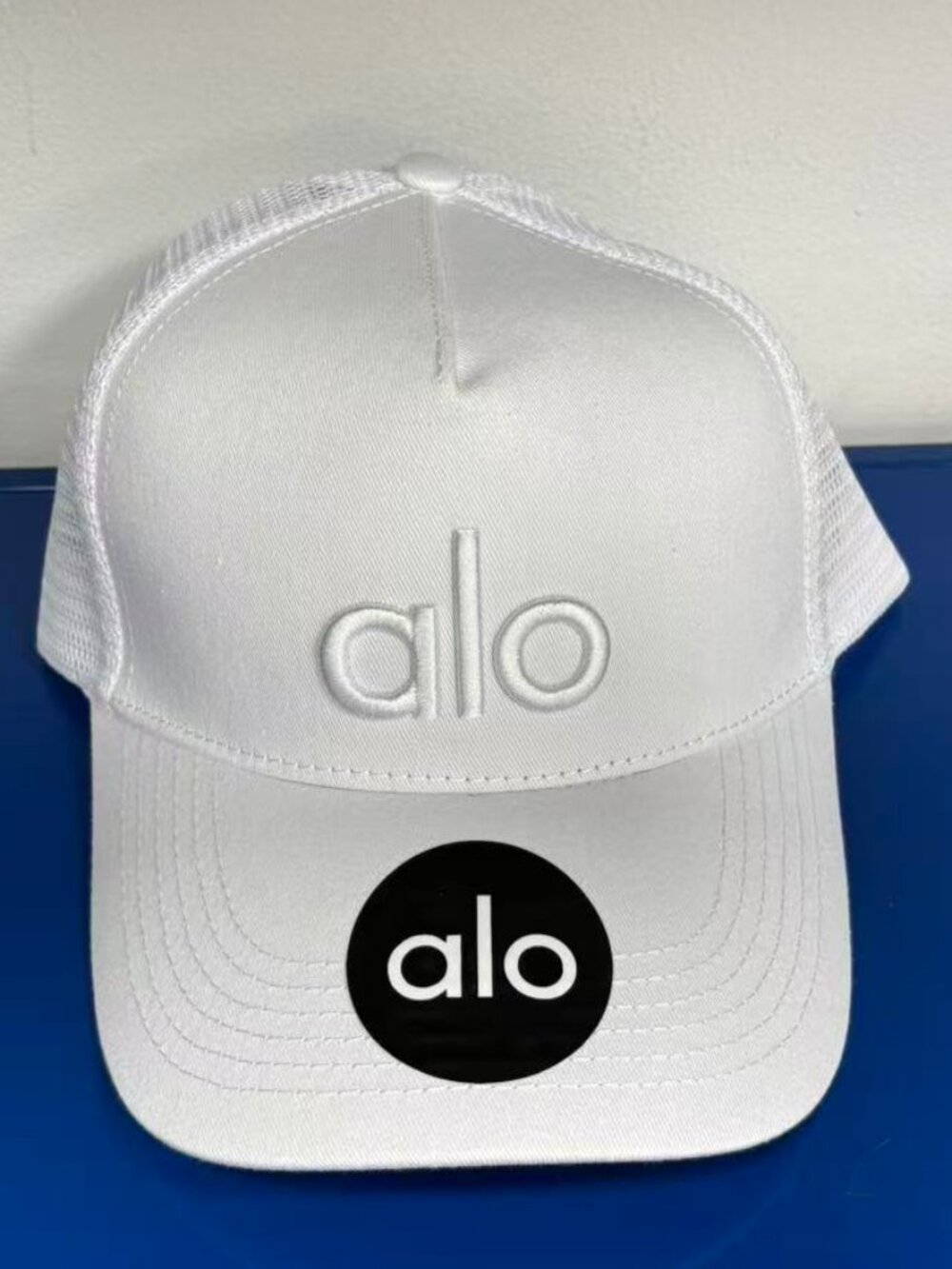 ALO Yoga District Trucker Hat, White Street Style Baseball Cap